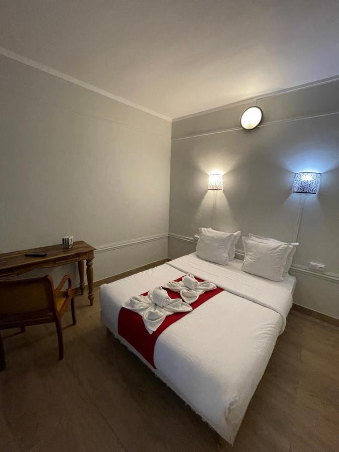 Hotel Central Saint-Denis  Eksteriør billede
