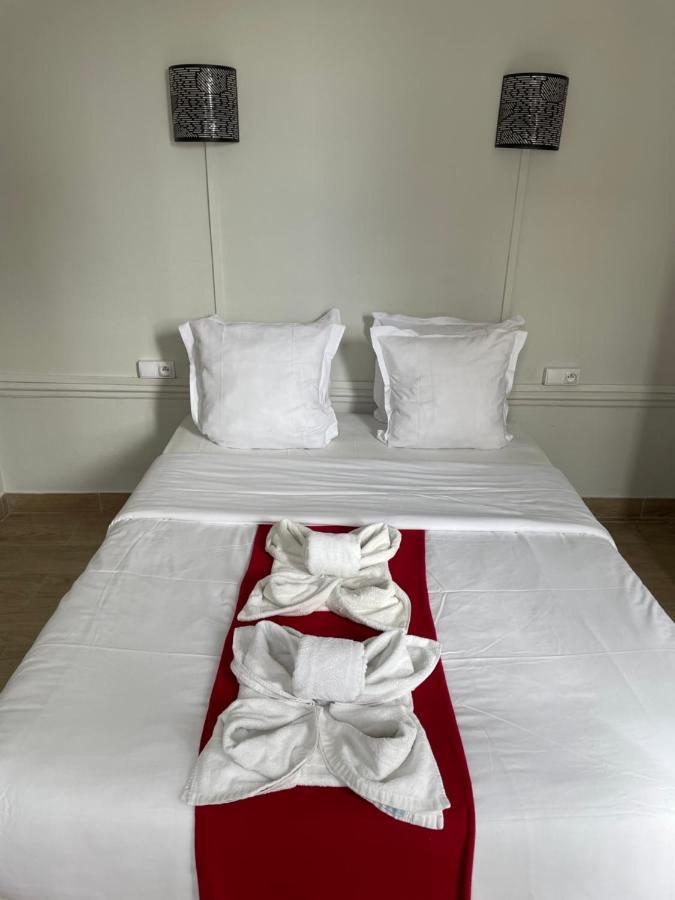 Hotel Central Saint-Denis  Eksteriør billede
