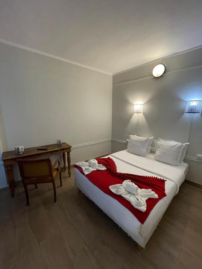 Hotel Central Saint-Denis  Eksteriør billede
