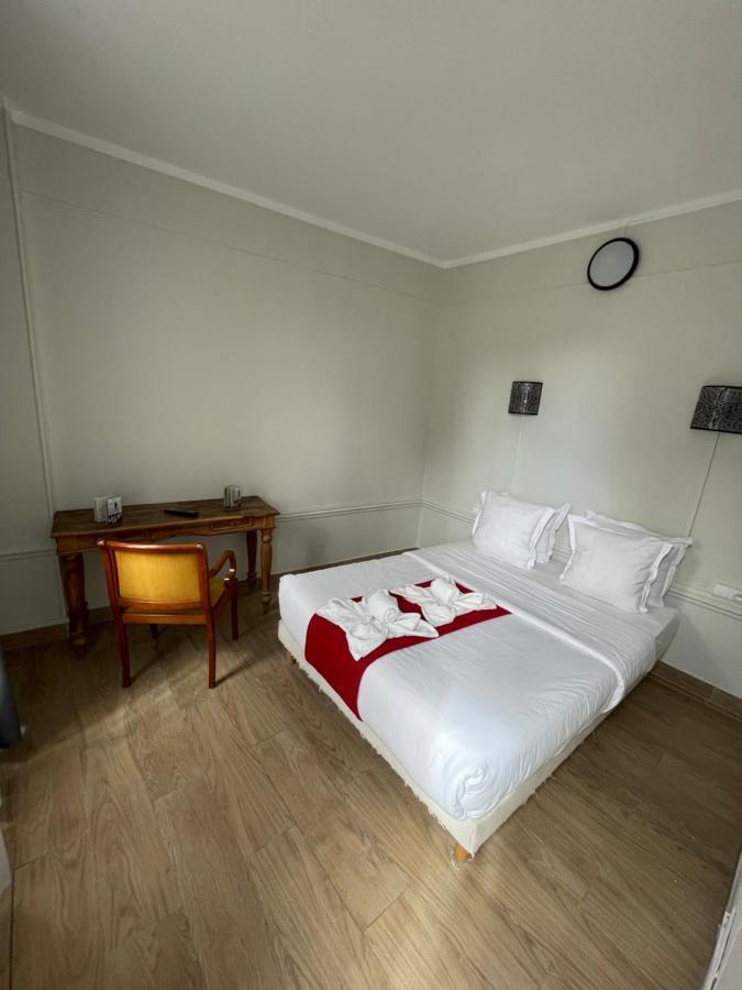 Hotel Central Saint-Denis  Eksteriør billede